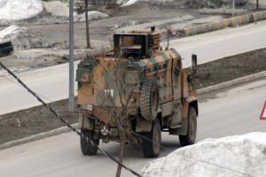 Y&uuml;ksekova'da mahsur kalan 81 kişi kurtarıldı