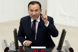'B&uuml;t&uuml;n &uuml;lkelerde istihbarat teşkilatları bu kanunların istisnasıdır'
