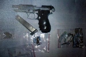 Uyuşturucu ile ilgili yakalanan 5 kişi n&ouml;bet&ccedil;i mahkemeye g&ouml;nderildi