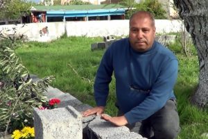 Tacizden ka&ccedil;mak i&ccedil;in 10. kattan atlayan oyuncunun babası konuştu