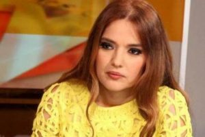 Demet Akalın canlı yayında g&ouml;zyaşlarına boğuldu...