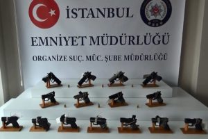 İstanbul'da silah ka&ccedil;ak&ccedil;ılığı operasyonu