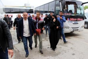 Yolcu otob&uuml;s&uuml;nde 'canlı bomba' alarmı