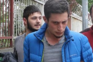 Sahte parayla sigara ve patates almak isterken yakalandı