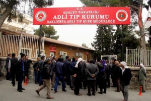 Boğazı kesilerek &ouml;ld&uuml;r&uuml;len hamile kadının kimliği DNA incelemesinde belli olacak