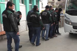 Zehir tacirlerine darbe: 13 kişi g&ouml;zaltında