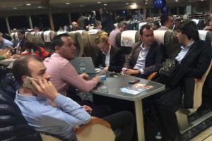 &Uuml;nl&uuml; patronlar Bursa'ya gelirken denizin ortasında kaldı