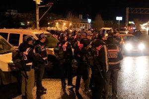 &Uuml;sk&uuml;dar'da hareketli saatler!