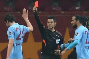 Galatasaray'da Salih Dursun &ccedil;ıkmazı yaşanıyor