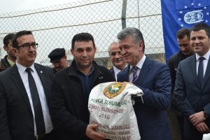 Bursalı &ccedil;ift&ccedil;iye tohum desteği