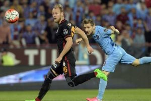 Trabzonspor'da i&ccedil; transfer belirsizliği!