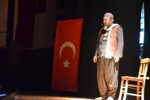 Mudanya'da "Bir Destandır &Ccedil;anakkale Kınalı Kuzular" oyunu sahnelendi