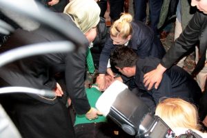Bakan Ramazanoğlu sağlık ekipleri gelene kadar bekledi!