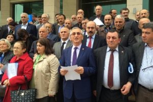 CHP'lilerden Cumhurbaşkanı Erdoğan ve Başbakan Davutoğlu i&ccedil;in su&ccedil; duyurusu