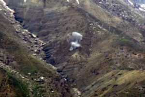 PKK'lılar Derecik'te sınır b&ouml;l&uuml;ğ&uuml;ne ateş a&ccedil;tı
