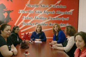 CHP'li kadınlardan, Bakan Ramazanoğlu'na istifa &ccedil;ağrısı