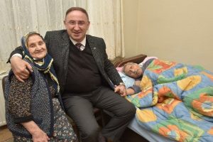 Başkan Kurtulan'dan Bursa'da yaşlılara anlamlı ziyaret