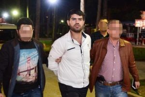 Vahşi cinayeti işledi canlı yayına &ccedil;ıktı