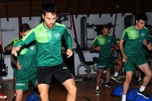 Bursasporlu futbolcular kondisyon salonunda &ccedil;alıştı