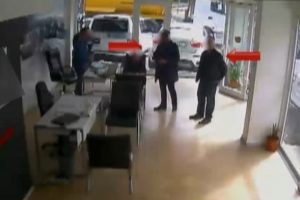 Tehditle 160 bin TL'lik senet imzalattılar!