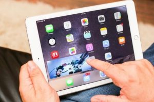 iOS 9.3 g&uuml;ncellemesi indirenler dikkat!