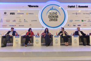 Bursa'da 'Sosyal s&uuml;rd&uuml;r&uuml;lebilirlik' i&ccedil;in eğitimin &ouml;nemi tartışıldı