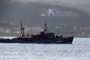 Rus savaş gemisi &Ccedil;anakkale Boğazı'ndan ge&ccedil;ti