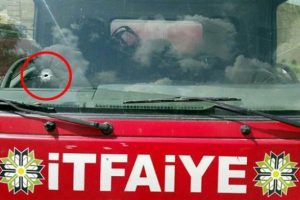 Nusaybin'de 2 itfaiye aracı &ccedil;atışma b&ouml;lgesinde mahsur kaldı