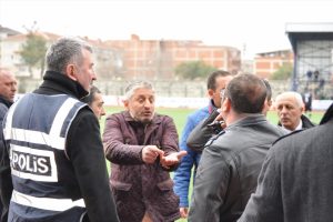 İznikspor- Kafkasspor ma&ccedil;ında gerginlik