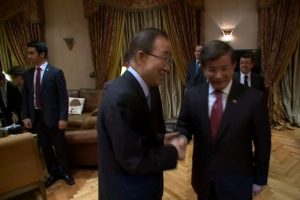 Davutoğlu, Ban Ki-moon ile g&ouml;r&uuml;şt&uuml;