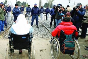 Zengin g&ouml;&ccedil;mene Yunan 'torpil'i