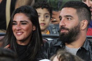 Arda Turan sevgilisi Aslıhan'ın paylaşımına kızdı