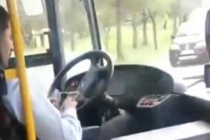 Bursa'da belediye otob&uuml;s şof&ouml;rlerinin tehlikeli yolculuğu