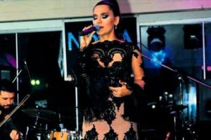 'B&uuml;t&uuml;n gece Tatlıses'ten okuyacağım'...