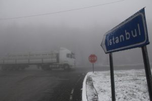 Bolu Dağı'nda kar yağışı