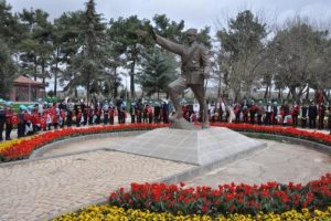Şahinbey, mezarı başında anıldı