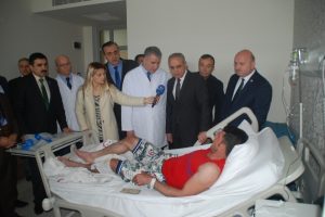 Top&ccedil;u'dan yaralı T&uuml;rkmenlere ziyaret