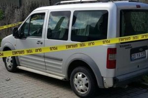 Ara&ccedil; i&ccedil;erisinde iki ceset bulundu