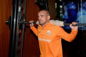 Galatasaray'da g&ouml;zler Wesley Sneijder'e &ccedil;evrildi