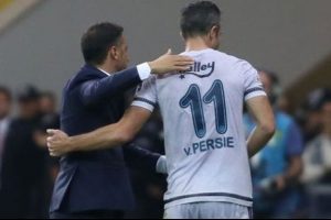 Pereira'dan van Persie'ye: "Bu takımın lideri ol"