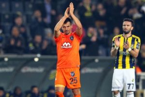 Fenerbah&ccedil;e'de Terraneo'nun yerine  Emre'nin getirilmesi bekleniyor