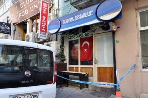 Eğlence mekanında silahlı kavga: 2 &ouml;l&uuml;
