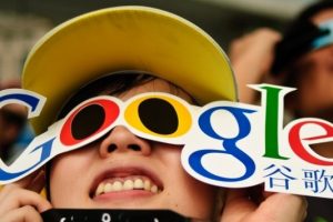 Google'ın ömrü Çin'de iki saat sürdü!