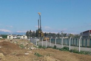 Sulama kanalına k&ouml;pr&uuml; yaparken doğalgaz hattını patlattılar