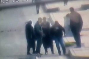 Viranşehirli dede, eyleme katılan torununu tekme tokat d&ouml;vd&uuml;