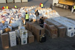 Limanda 700 bin paket ka&ccedil;ak sigara ele ge&ccedil;irildi