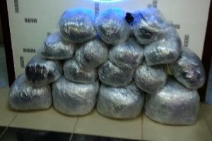 Şanlıurfa'da otomobilde 102 kilo esrara 2 g&ouml;zaltı
