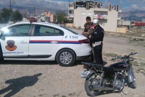 Mersin'de trafik polisi oğluna ceza kesti