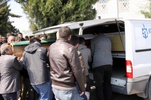 Babası tarafından &ouml;ld&uuml;r&uuml;len kanser hastası gen&ccedil; toprağa verildi