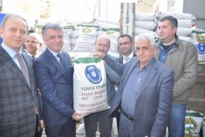 Bursa Karacabeyli &ccedil;ift&ccedil;ilere destek